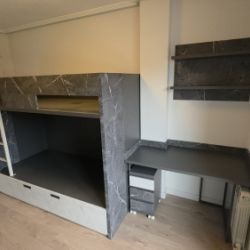 Conjunto de litera y mesa de estudio a medida